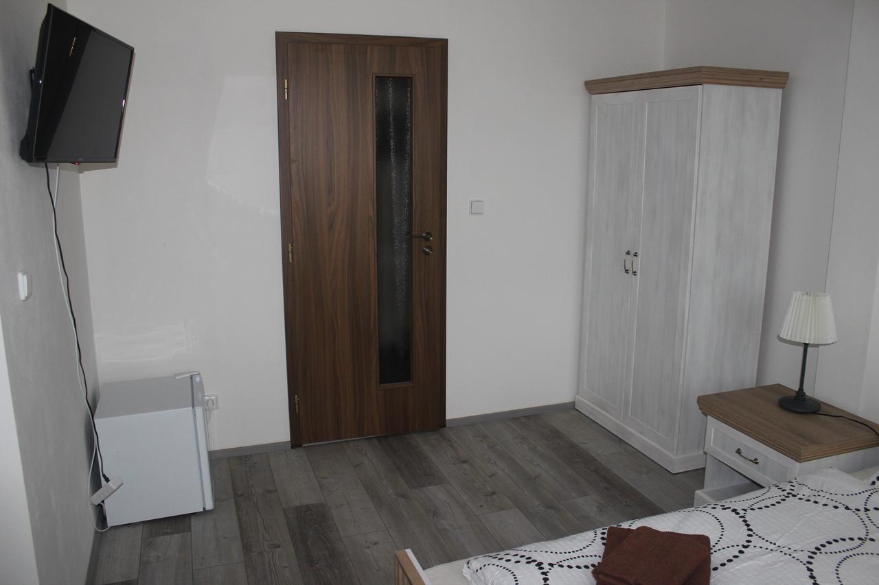 Penzion Vesely Zelezny Brod Exteriör bild