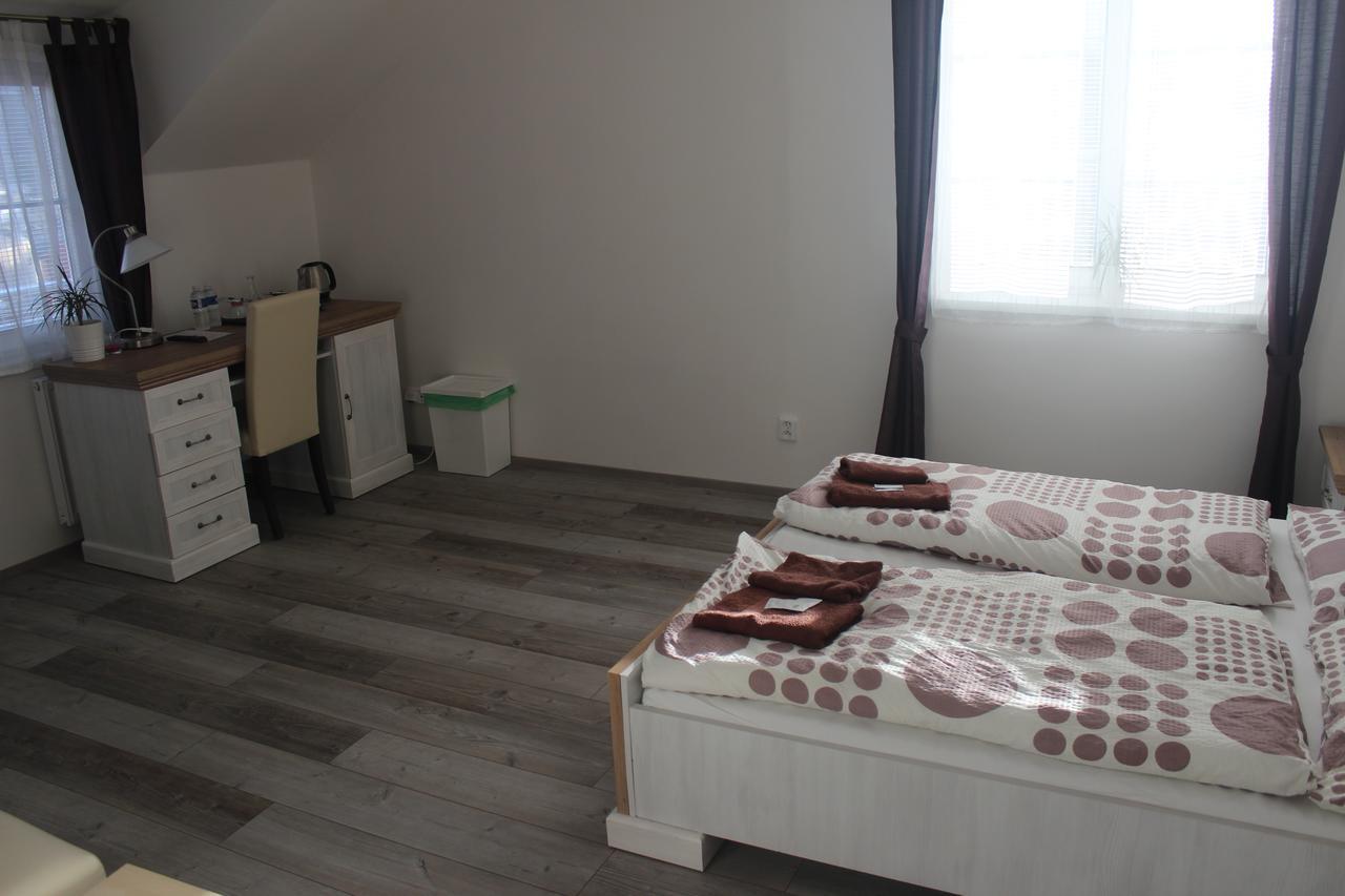 Penzion Vesely Zelezny Brod Exteriör bild